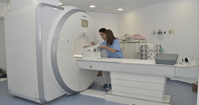 Sanidad pone en marcha la nueva resonancia magn�tica del Hospital Dr. Negr�n 