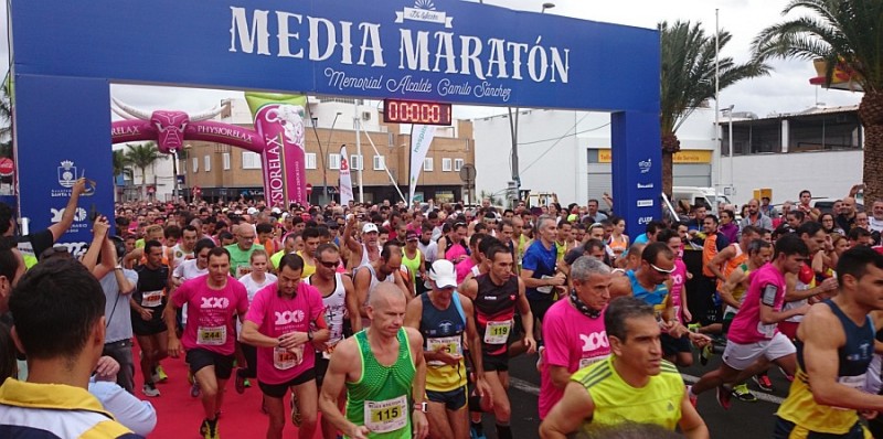 La Caminata Popular abre la X Media Marat�n Alcalde Camilo S�nchez