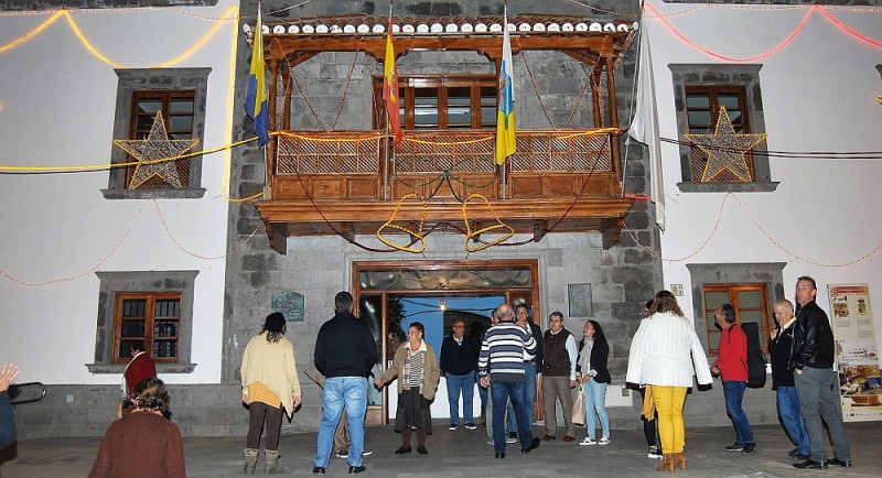 Tunte inaugura la Navidad tirajanera   con el Alumbrado, Bel�n y villancicos 