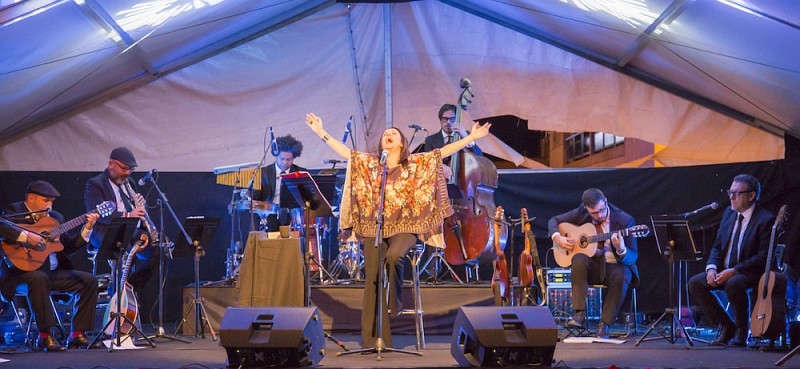 Mog�n inicia su programaci�n de Navidad 