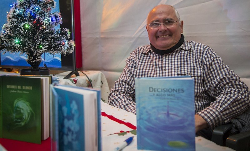  El escritor moganero Guillermo Bueno Marrero publica su segundo libro �Decisiones�y algo m�s�