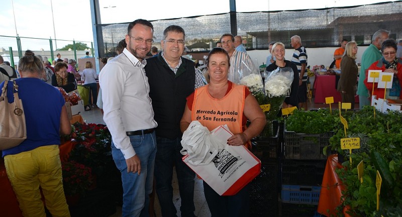 El  Mercado Agr�cola de San Fernando celebra el �ltimo de 2016 