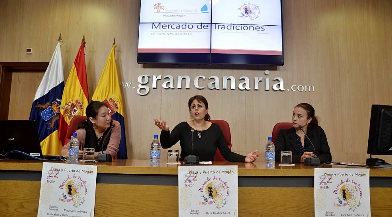 Mercado de Tradiciones en Playa de Mog�n 