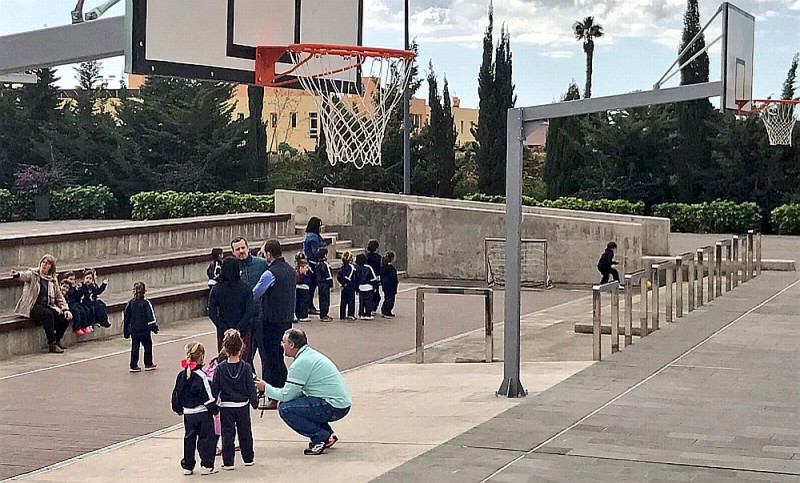 Ag�imes estrena un nuevo espacio deportivo polivalente 