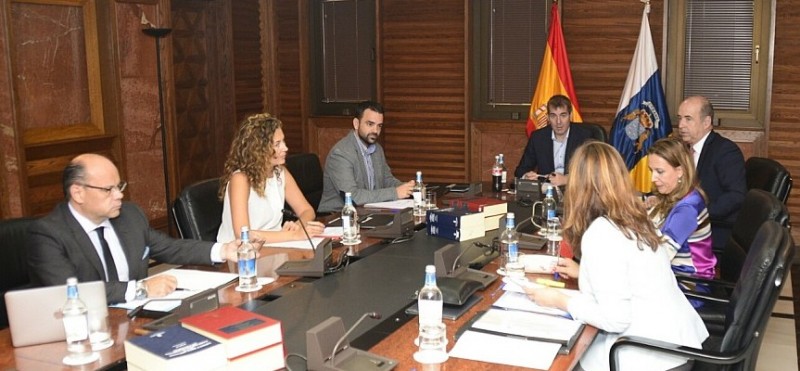 El Gobierno firma los convenios de asignaci�n de los recursos del FDCAN 