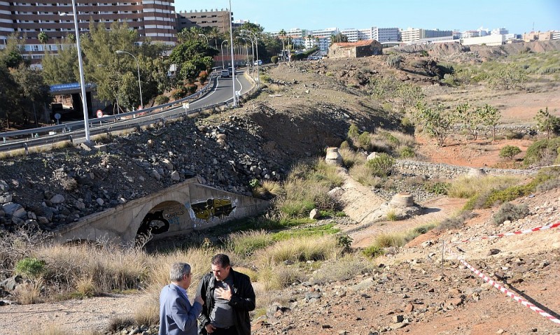 El Gobierno asume el informe del yacimiento que paraliza la canalizaci�n de El Veril para el Siam Park 