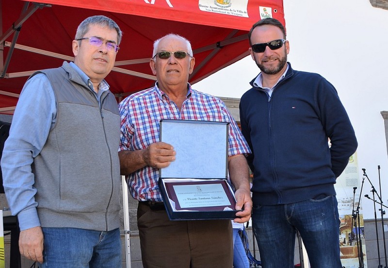 Tunte celebra las Fiestas del Almendro y Feria del Agricultor   