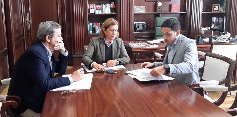 Turismo impulsa con la Delegaci�n del Gobierno el seguimiento del Convenio de Costas 