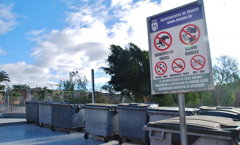 Mog�n reubica y habilita un nuevo espacio para los contenedores de basura de la calle Acor�n