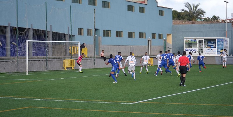 El San Fernando se impone 3 -0 al Tenisca
