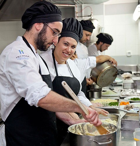 Hecansa firma un convenio de colaboraci�n con San Juan de Dios y Grupo San Roque 