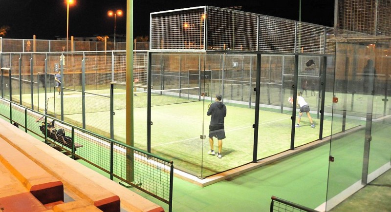 Las canchas de p�del de la Ciudad Deportiva del Sur renuevan la superficie       