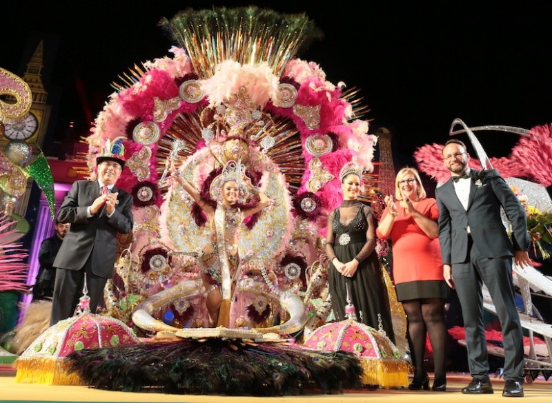 Saskia Santana, con la fantas�a �Del color de las M�ndalas�, Reina del Eurocarnaval