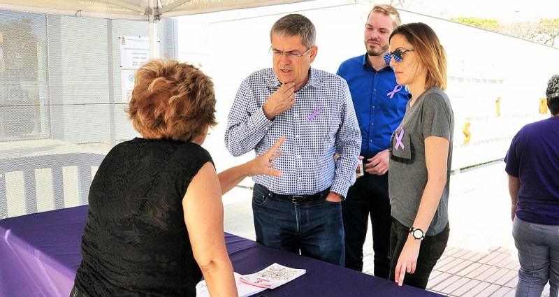 El D�a de las Mujeres propugna la igualdad ante las oficinas municipales