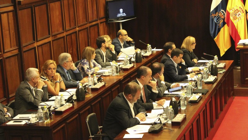 PP y Unidos solicitan un Pleno extraordinario sobre los casos de transfuguismo en el Cabildo