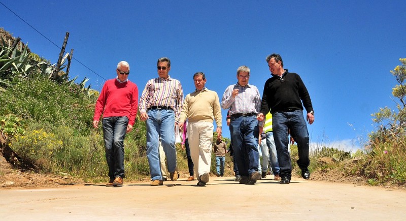 El acceso a Los Canalizos se convierte en pionero con firme ecol�gico mimetizado     