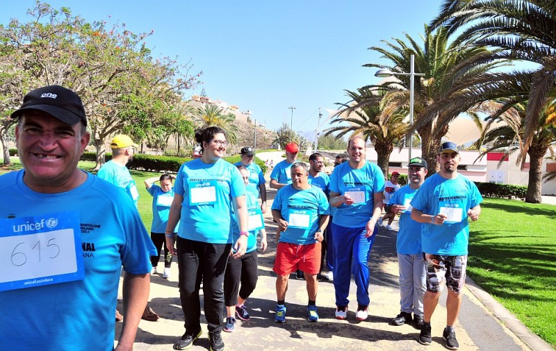 La 6� Carrera Solidaria del Colegio Arenas Sur copa el Parque del Sur  