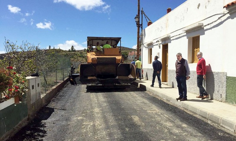 Cercados de Ara�a ya cuenta con nuevo firme 