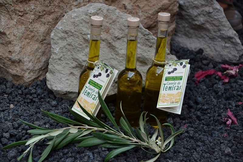 Ag�imes presenta la cosecha de aceite de oliva virgen extra �Caser�o de Temisas� 