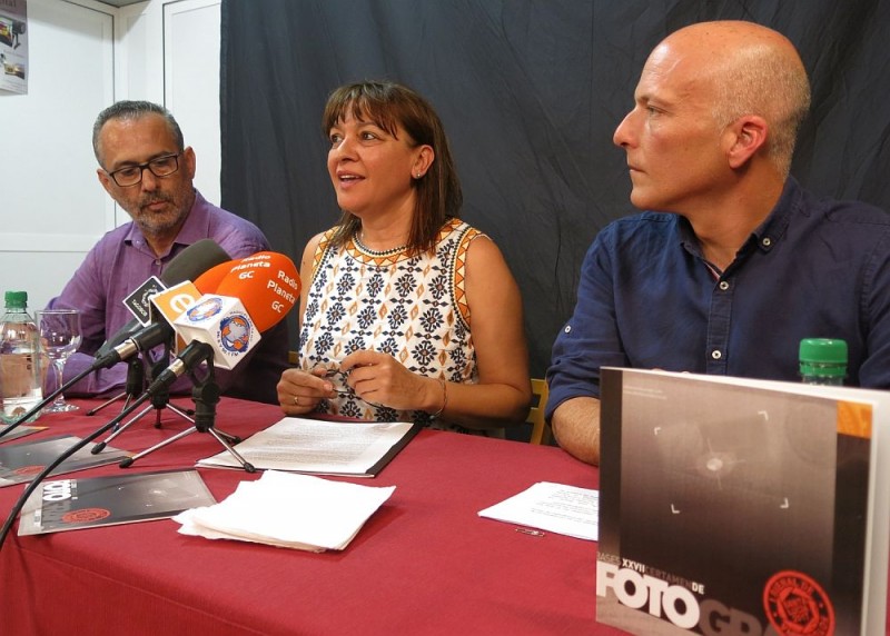 La I Bienal de Fotograf�a de Santa Luc�a reconoce a los fundadores del Certamen 