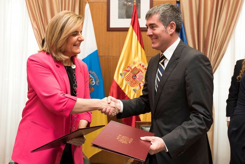 Fernando Clavijo y F�tima B��ez firman un convenio contra la econom�a sumergida