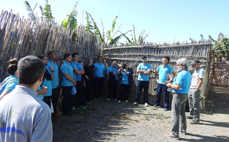 Alumnado de la PFAE Santa Luc�a Smart City conoce los huertos urbanos