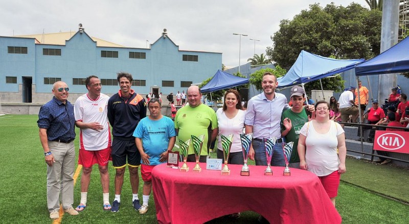 Valer�n revoluciona a 300 usuarios con discapacidad en el Encuentro de F�tbol 7  