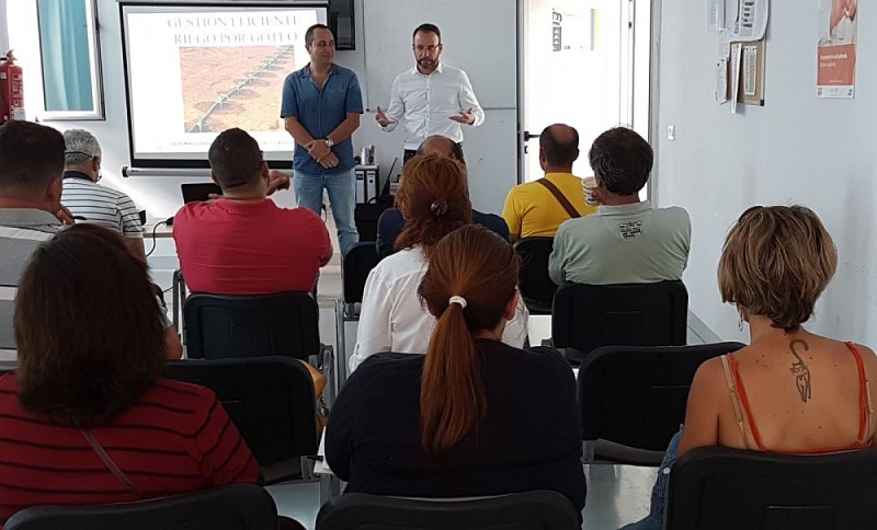 Tirajana forma a sus agricultores para mejorar los sistemas de riego