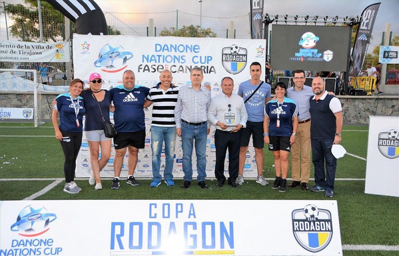 Las Majoreras campe�n del X Torneo de F�tbol Alev�n Las Palmas-Copa Rodag�n