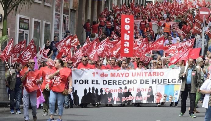 Miles de personas exigen en Canarias tumbar la reforma laboral y subir los salarios