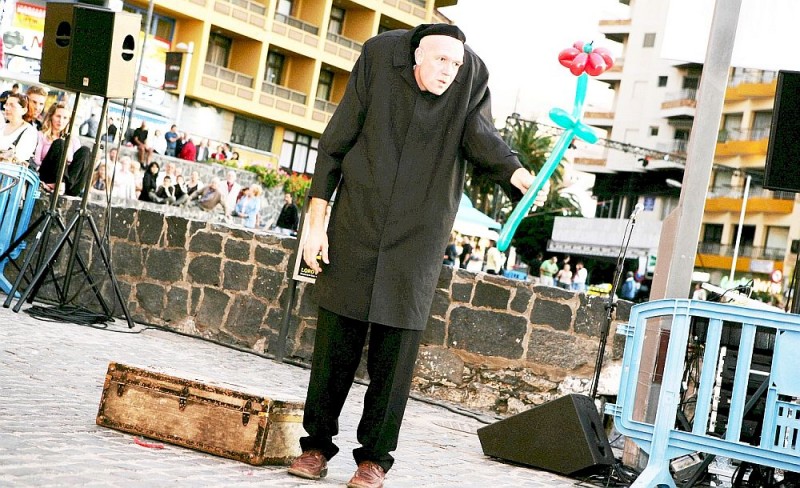 Vecindario acoge el festival de teatro de calle �Salpafuera�