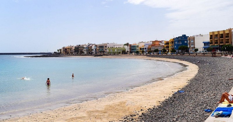 Ag�imes obtiene la primera bandera azul para la Playa de Arinaga
