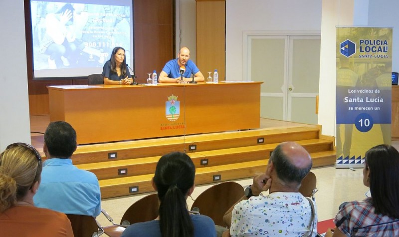 Santa Luc�a promueve un tel�fono para fomentar la buena convivencia educativa