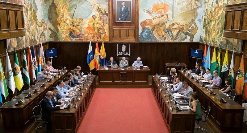 Cabildo y Ayuntamientos firman el convenio de las 181 obras del Fdcan por importe de 68 millones 