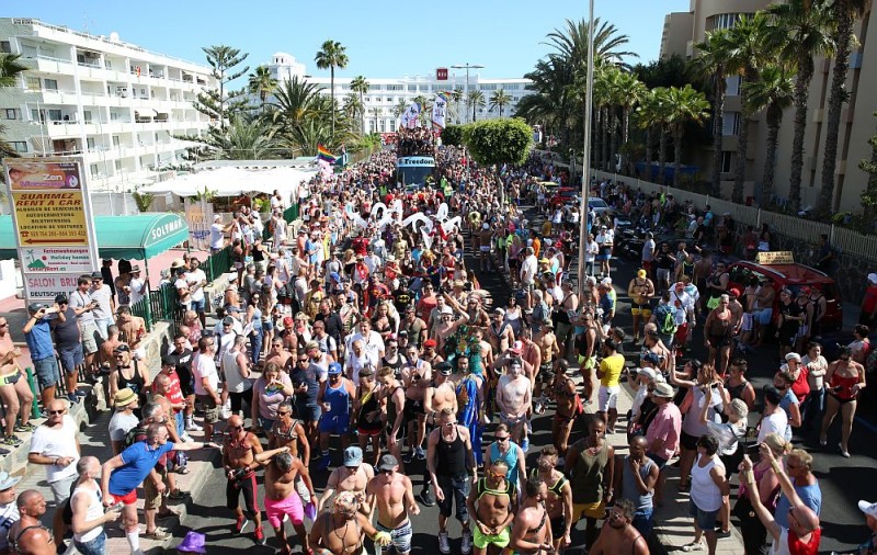 Maspalomas GayPride inunda de arco�ris las calles de Playa del Ingl�s