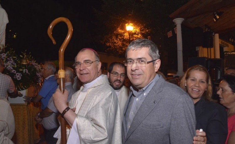 El obispo Francisco Cases preside la misa de F�tima en Aldea Blanca