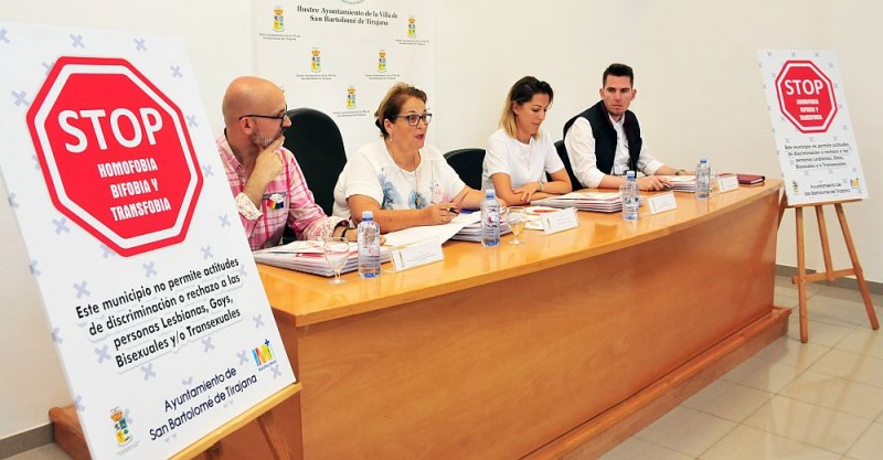 Colegios e institutos de San Bartolom� de Tirajana se unen por la libertad sexual