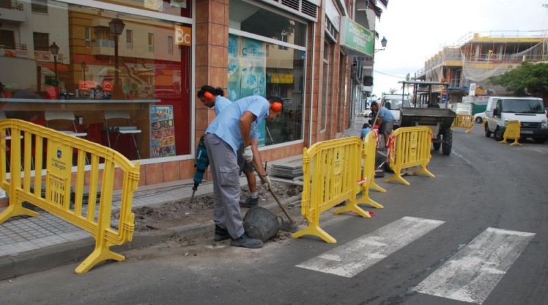 Mog�n comienza  a sustituir tuber�as de la red de abastecimiento de agua