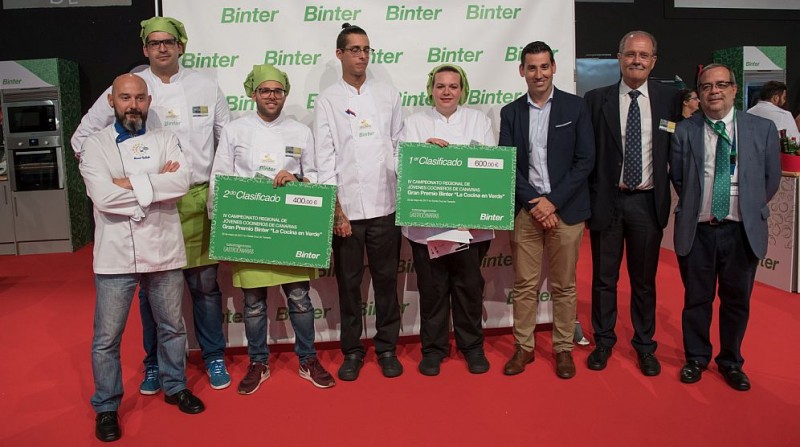 Alumnos de Hecansa ganan los concursos de cocina Binter y cocteler�a Gin-Tonics de GastroCanarias 