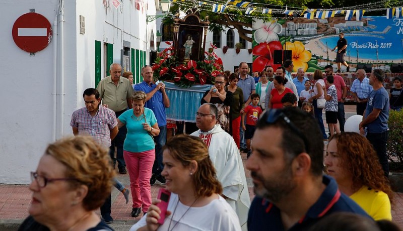 Las Fiestas de Mar�a Auxiliadora en Mog�n une a un centenar de vecinos 
