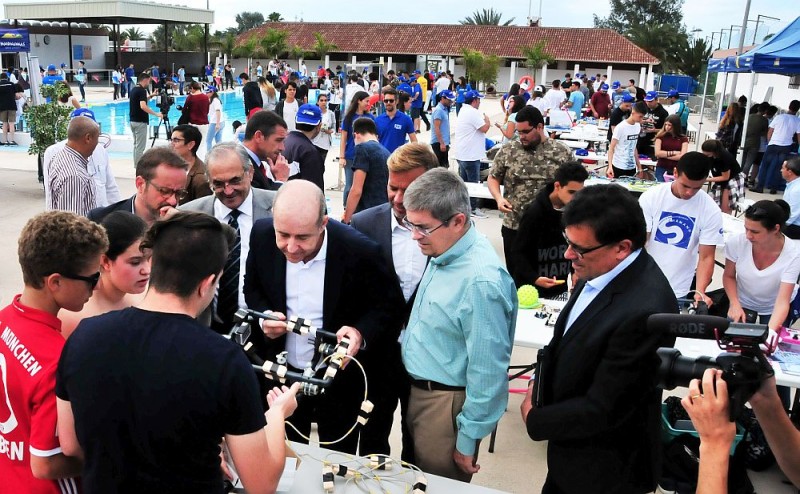 La Piscina Municipal de San Fernando acoge el V encuentro de Rob�tica Submarina