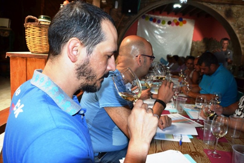 Ag�imes realiza un Curso de Iniciaci�n a la Cata de Vinos