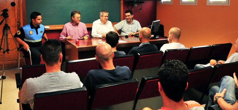 Tirajana forma a veinte agentes de la Polic�a Local en la lucha ac�stica 