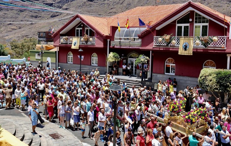 San Antonio El Chico en Mog�n congrega a m�s de un millar de personas 