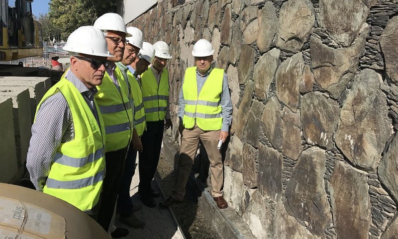  Ayuntamiento y Gobierno supervisan las obras de pluviales de Playa del Ingl�s 
