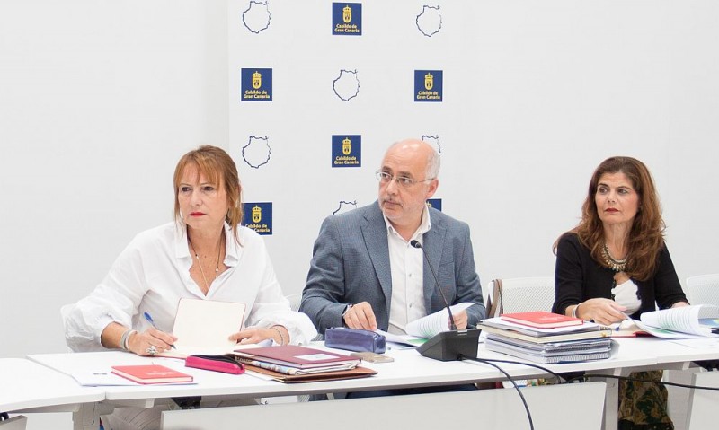 El Cabildo retira 800 toneladas de escombros de la GC-1