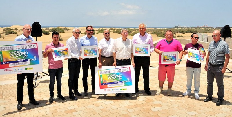 La ONCE promociona su sorteo especial del World Pride 2017 desde el Mirador de las Dunas