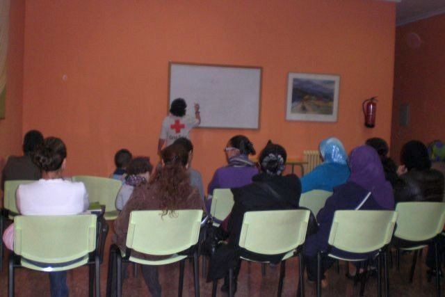 Cruz Roja en el Sureste imparte cursos de castellano para extranjeros