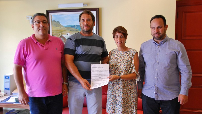 Mog�n subvenciona con 14.000 euros a la Cofrad�a de Pescadores de Playa de Mog�n