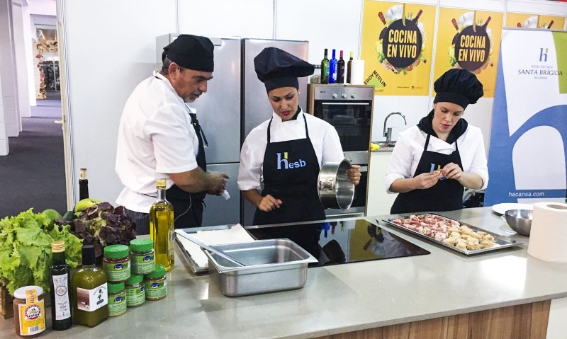 Hecansa perfecciona la formaci�n en idiomas y apuesta por la excelencia en el �rea de Sala